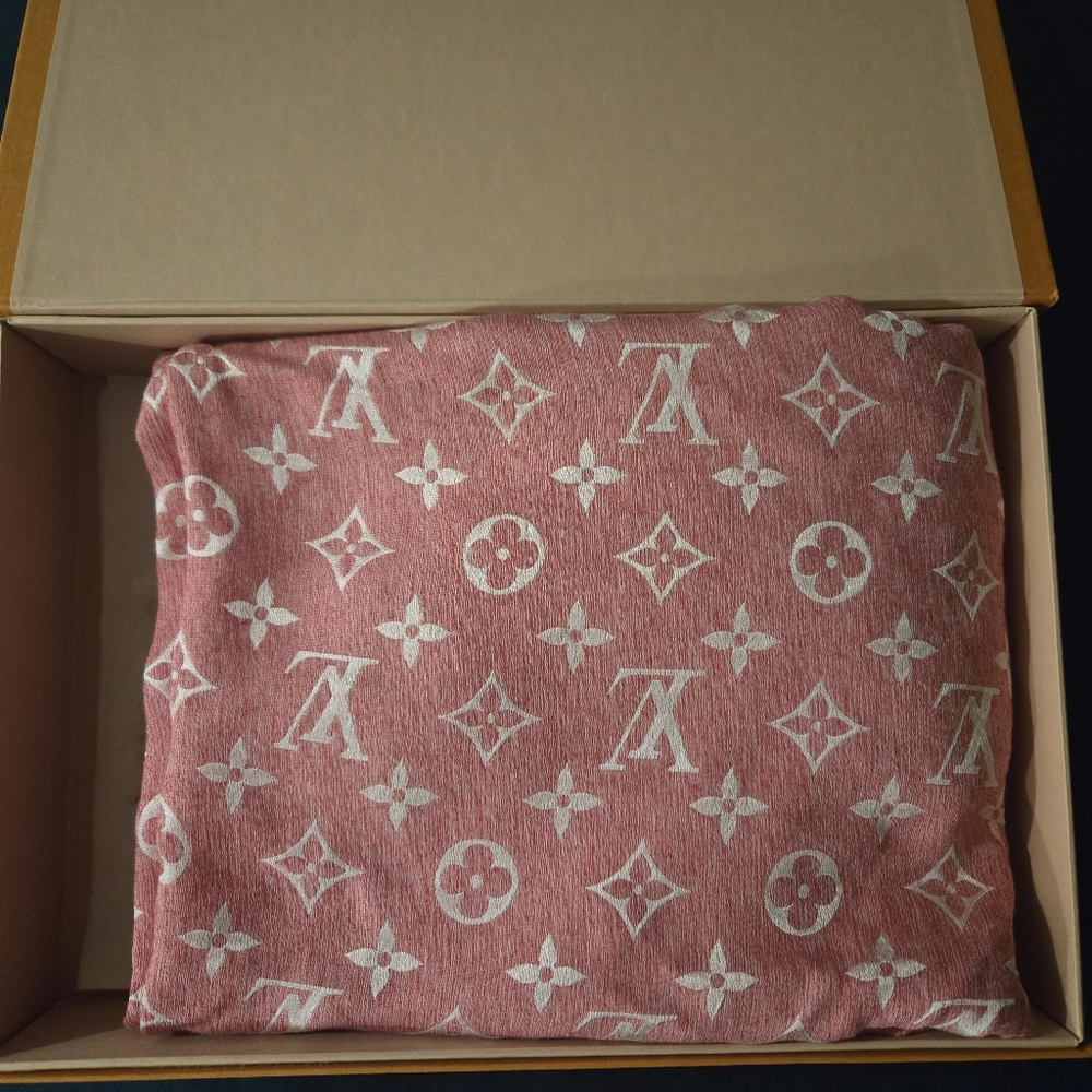 FLASH SALE TODAY ONLY Authentic Louis Vuitton Pink Monogram Scarf Reversable